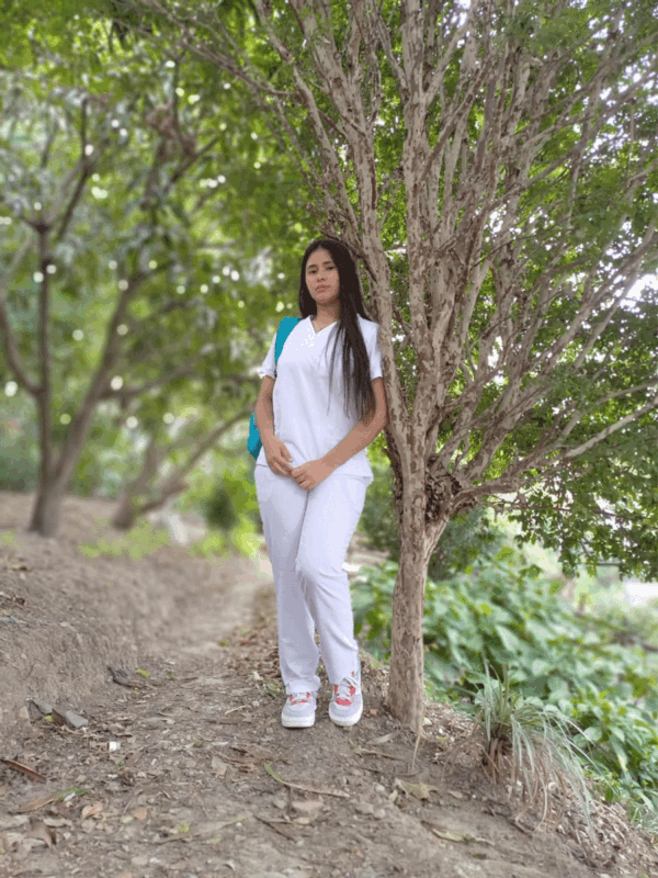 CONJUNTO ANTIFLUIDO CUELLO V BLANCO